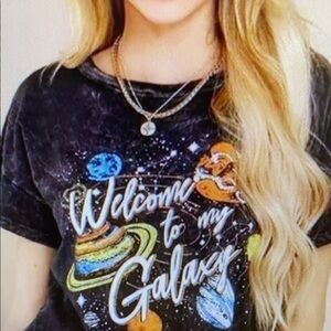 Caution To The Wind T-Shirt Women/Men Medium Oversized Fit Welcome to My Galaxy